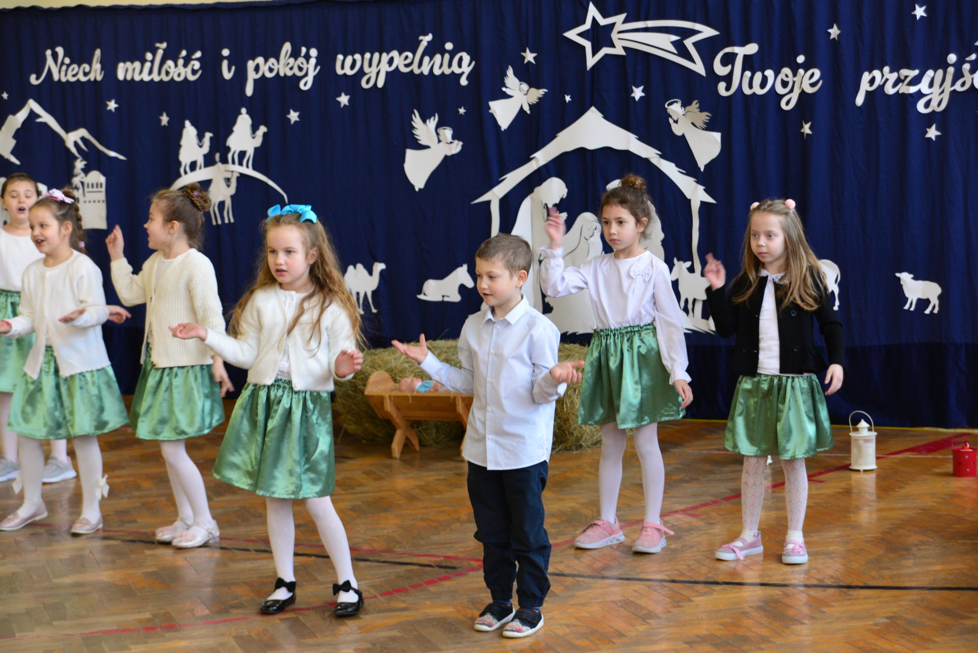 Hdimg3892fc106eedca4acb7a5bcd437ce8