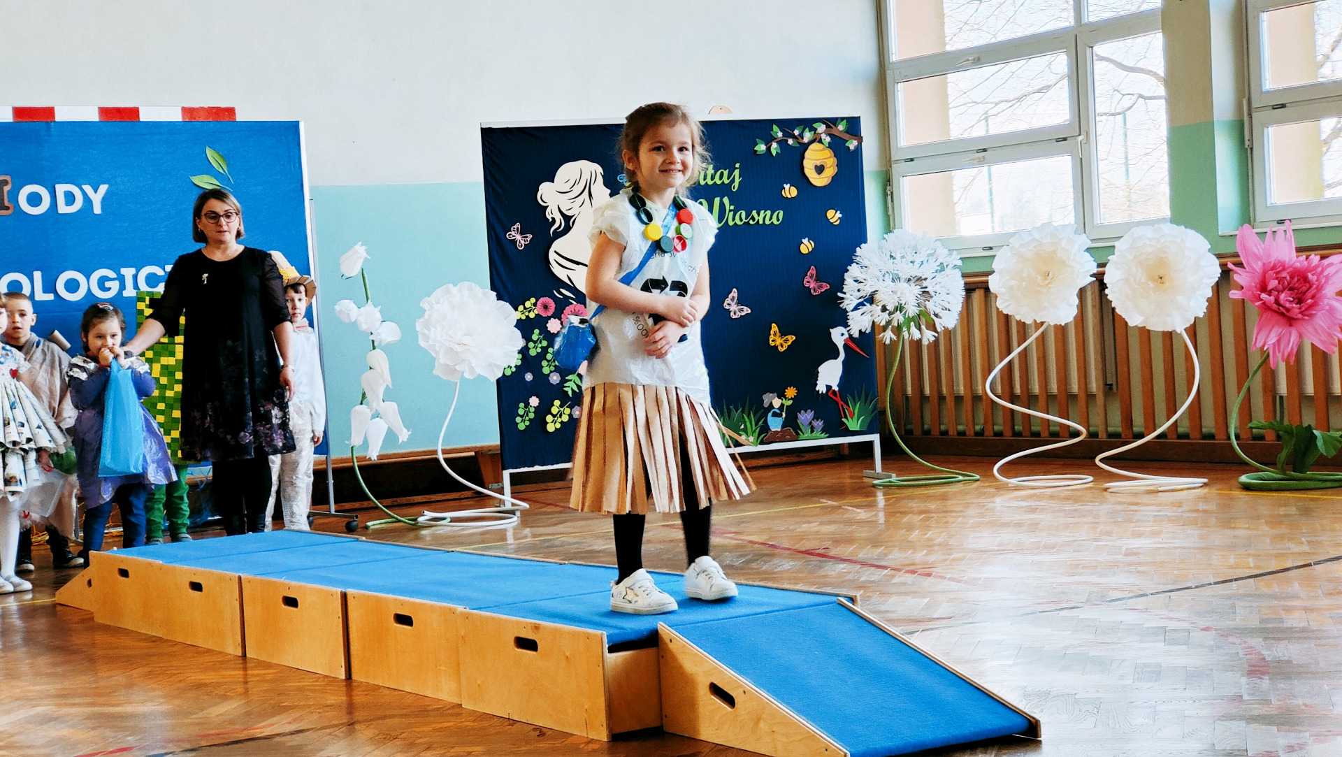 Hdimge42d2f3e3a1e3245dbe642e9c3006a